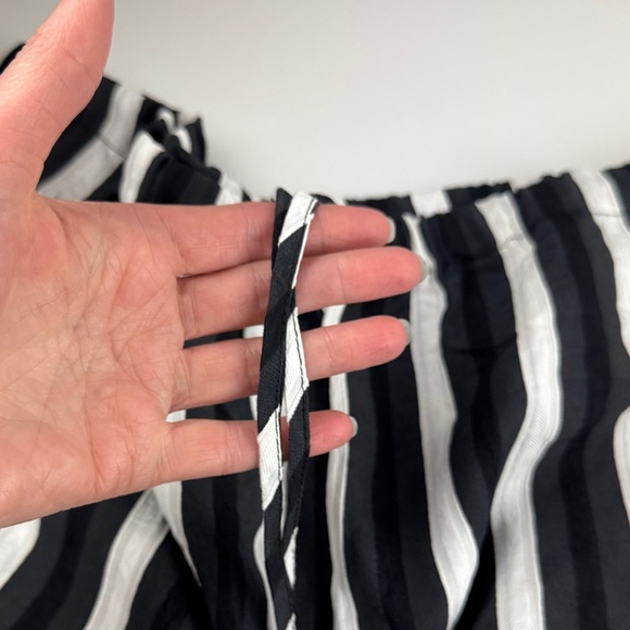 H&M Black and White Striped Women's Wide Leg Pants - Picture 11 of 12